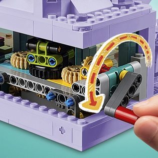 LEGO Friends 41737 Amusement Park on the Beach