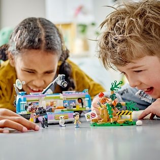 LEGO® Friends 41749 Journalist's Van