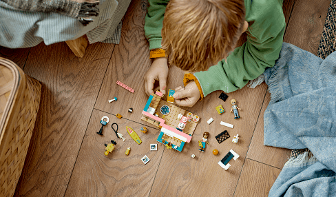 LEGO® Friends 41754 Leo's Room