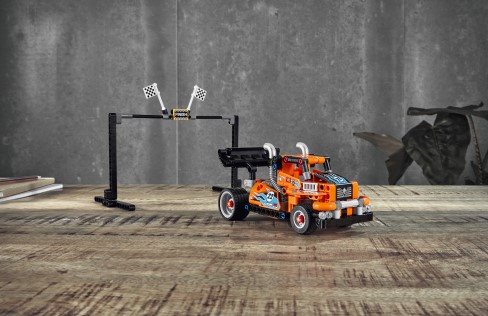 LEGO Technic 42104 Závodní tahač LEGO Technic 42104 Závodní tahač