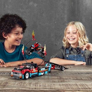 LEGO Technic 42106 Stunt Show Truck & Bike