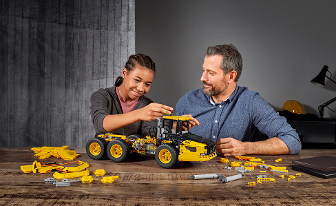 LEGO Technic 42114 6x6 Volvo Articulated Hauler LEGO Technic 42114 Volvo 6 × 6 articulated dumper