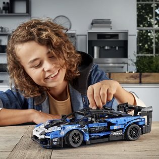 LEGO Technic 42123 McLaren Senna GTR LEGO Technic 42123 McLaren Senna GTR