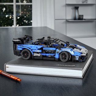 LEGO Technic 42123 McLaren Senna GTR LEGO Technic 42123 McLaren Senna GTR