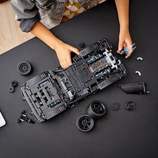 LEGO Technic 42127 BATMAN - BATMOBILE LEGO Technic 42127 BATMAN - BATMOBILE