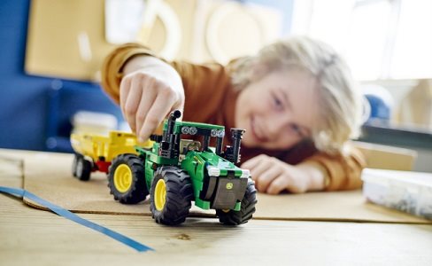 LEGO Technic 42136 John Deere 9620R 4WD Tractor