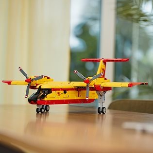 LEGO® Technic 42152 Firefighting Airplane LEGO® Technic 42152 Firefighting Airplane
