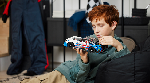 LEGO® Technic 42153 NASCAR® Next Gen Chevrolet Camaro ZL1