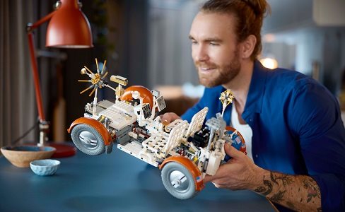 LEGO Stavebnica Technic 42182 Lunárne prieskumné vozidlo NASA Apollo - LRV