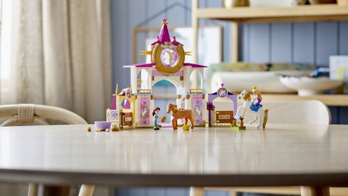 LEGO® Disney Princess™ 43195 Belles und Rapunzels königliche Ställe