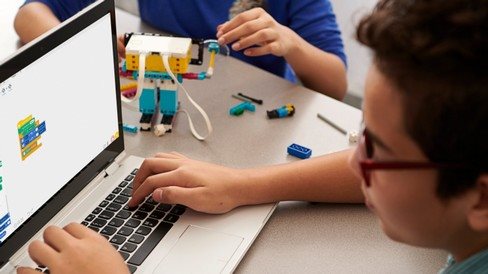 LEGO Education 45678 SPIKE Prime Základná súprava 