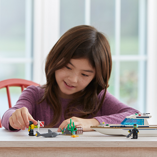 LEGO City Diving yacht