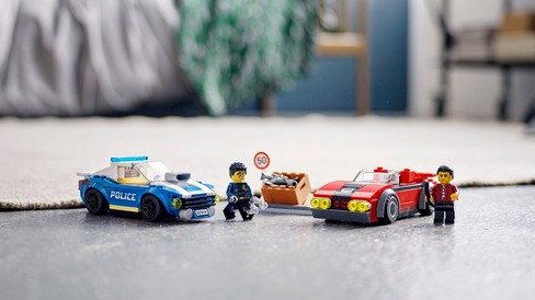LEGO City Police 60242 Policejní honička na dálnici LEGO City Police 60242 Policejní honička na dálnici