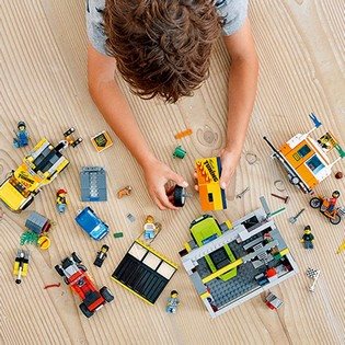 LEGO City Nitro Wheels 60258 Tuning Workshop