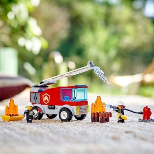 LEGO City 60280 Fire truck with ladder