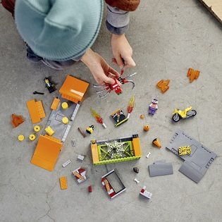 LEGO City 60293 Stunt Training Park