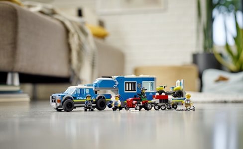 LEGO City 60315 Mobile Police Command Vehicle 