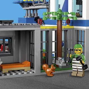LEGO City 60316 Policajná stanica 