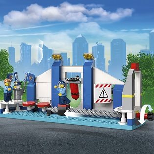 LEGO City 60372 Police Academy LEGO City 60372 Police Academy