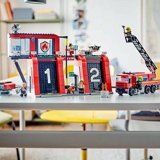LEGO® City 60414 Hasičská stanica s hasičským vozidlom