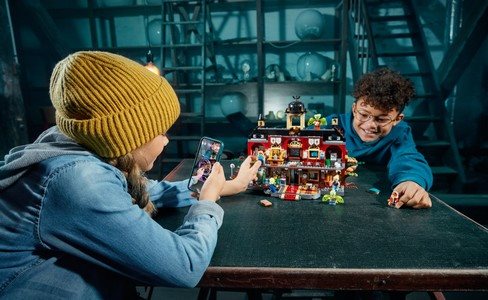 LEGO Versteckte Seite 70425 Newbury Haunted High School LEGO Versteckte Seite 70425 Newbury Haunted High School