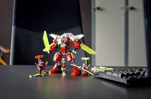 LEGO Ninjago 71707 Kai's Mech Jet