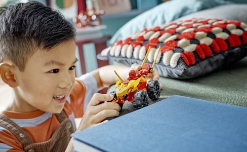 LEGO NINJAGO 71789 Kai and Ras duel cars and motorbikes