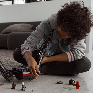  LEGO Star Wars 75256 Kylo Ren's Shuttle 