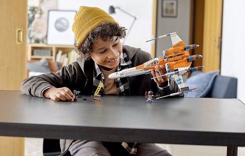 LEGO Star Wars 75273 Poe Dameron's X-wing Fighter