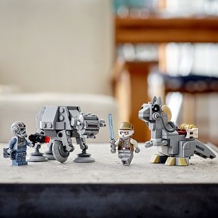 LEGO Star Wars TM 75298 AT-AT vs. tauntaun 