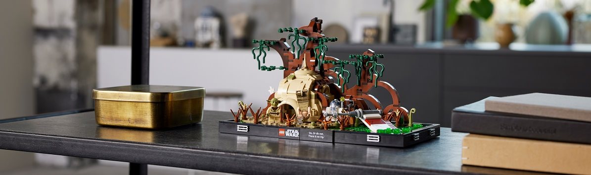 LEGO Star Wars 75330 Jedi Training on Planet Dagobah - diorama 