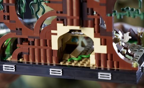 LEGO Star Wars 75330 Jedi Training on Planet Dagobah - diorama 