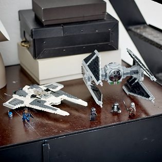 LEGO® Star Wars™ 75348 Fang-class Mandalorian Fighter vs. TIE Interceptor