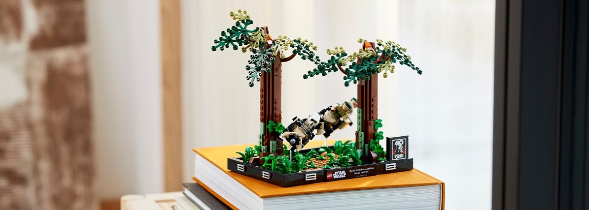 LEGO Star Wars 75353 Spidey Chase on Planet Endor - diorama