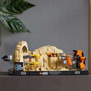 LEGO® Star Wars™ 75380 Mos Espa Segelflugzeugrennen - Diorama