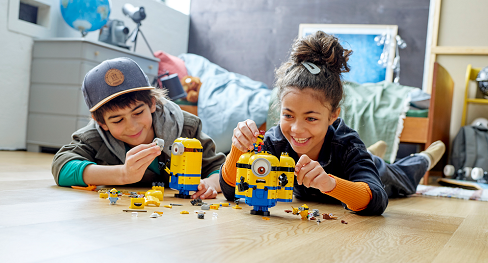 LEGO Minions 75551 Brick-built Minions and their Lair