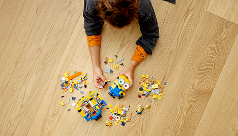 LEGO Minions 75551 Brick-built Minions and their Lair