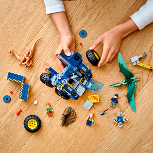 LEGO Jurassic World 75940 Gallimimus and Pteranodon Breakout LEGO Jurassic World 75940 Gallimimus and Pteranodon Breakout
