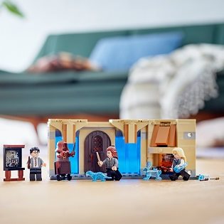LEGO Harry Potter TM 75966 Hogwarts Room of Requirement LEGO Harry Potter TM 75966 Room of the highest need