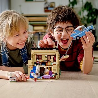 LEGO Harry Potter™ 75968 4 Privet Drive LEGO Harry Potter TM 75968 Street View