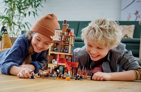 LEGO Harry Potter 75980 Attack on the Burrow LEGO Harry Potter 75980 Attack on the Burrow