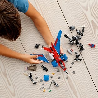 LEGO Super Heroes Spiderjet Venom robotja ellen