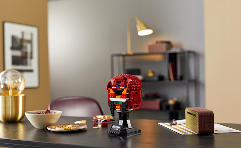 LEGO Super Heroes 76165 Iron Man Helmet LEGO Super Heroes 76165 Iron Man Helmet