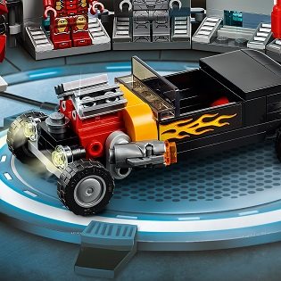 LEGO Super Heroes 76167 Iron Mana Armory LEGO Super Heroes 76167 Iron Mana Armory