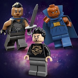 LEGO Marvel Avengers 76194 Tony Stark's Sakaarian Iron Man LEGO Marvel Avengers 76194 Tony Stark's Sakaarian Iron Man