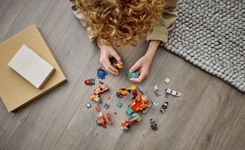 LEGO Marvel Avengers 76194 Tony Stark's Sakaarian Iron Man LEGO Marvel Avengers 76194 Tony Stark's Sakaarian Iron Man