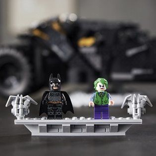 LEGO DC Batman 76240 Batmobile Tumbler LEGO DC Batman 76240 Batmobile Tumbler