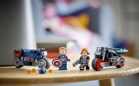LEGO Marvel 76260 Black Widow a Captain America na motorkách