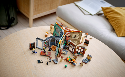 LEGO Harry Potter 76382 Magic Moments from Hogwarts: An hour of transformation 