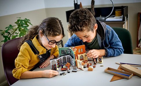 LEGO Harry Potter 76383 Magic moments from Hogwarts: An hour of potions LEGO Harry Potter 76383 Magic moments from Hogwarts: An hour of potions